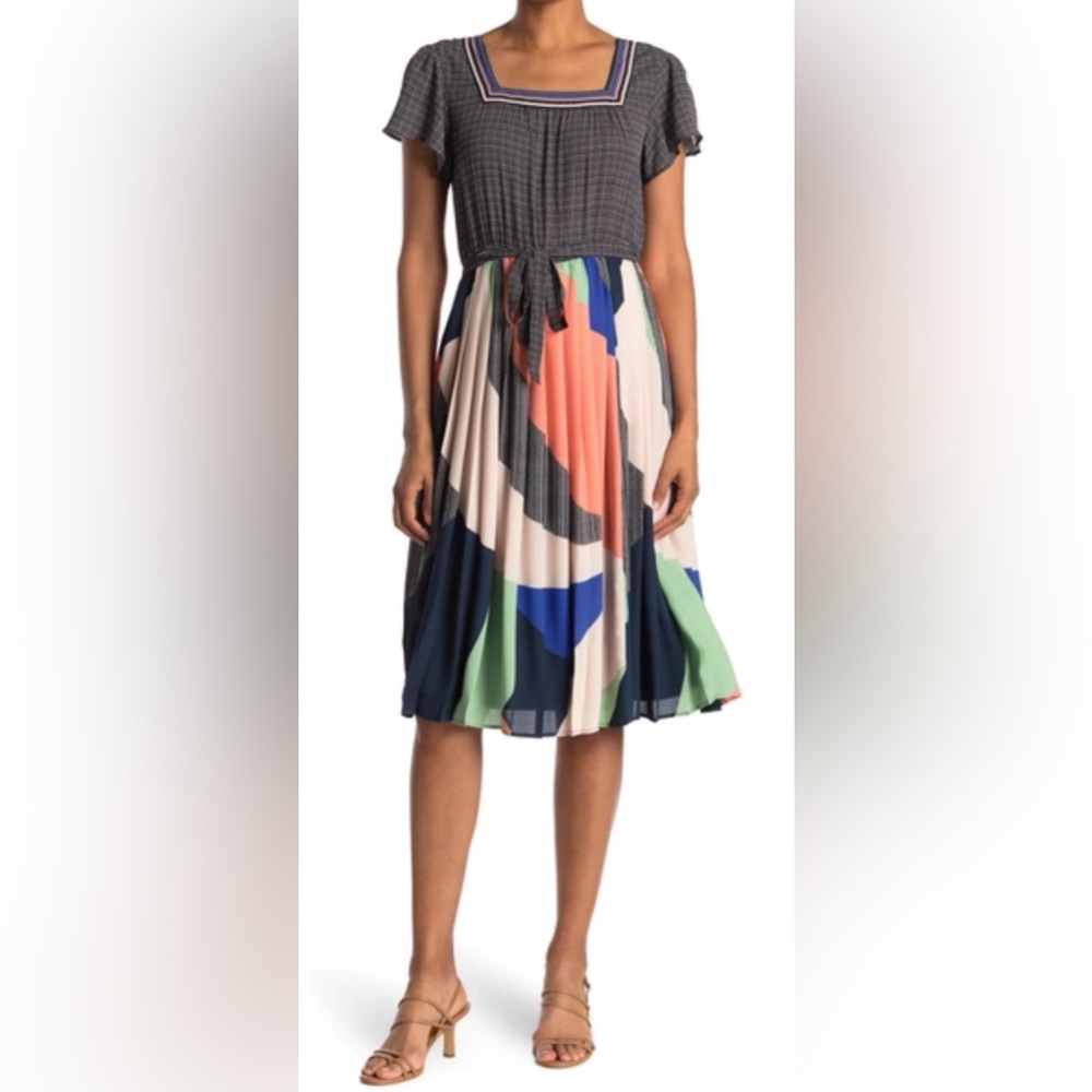 DR2 dress square neck with pleated skirt | Make an offer!